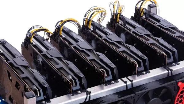 Phát hiện dàn đào coin xài điện chùa của tòa án Ba Lan